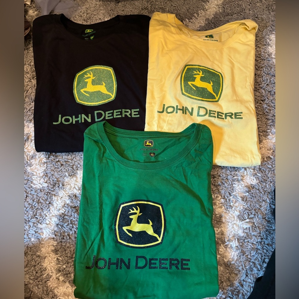 Ladies John Deere T-shirts